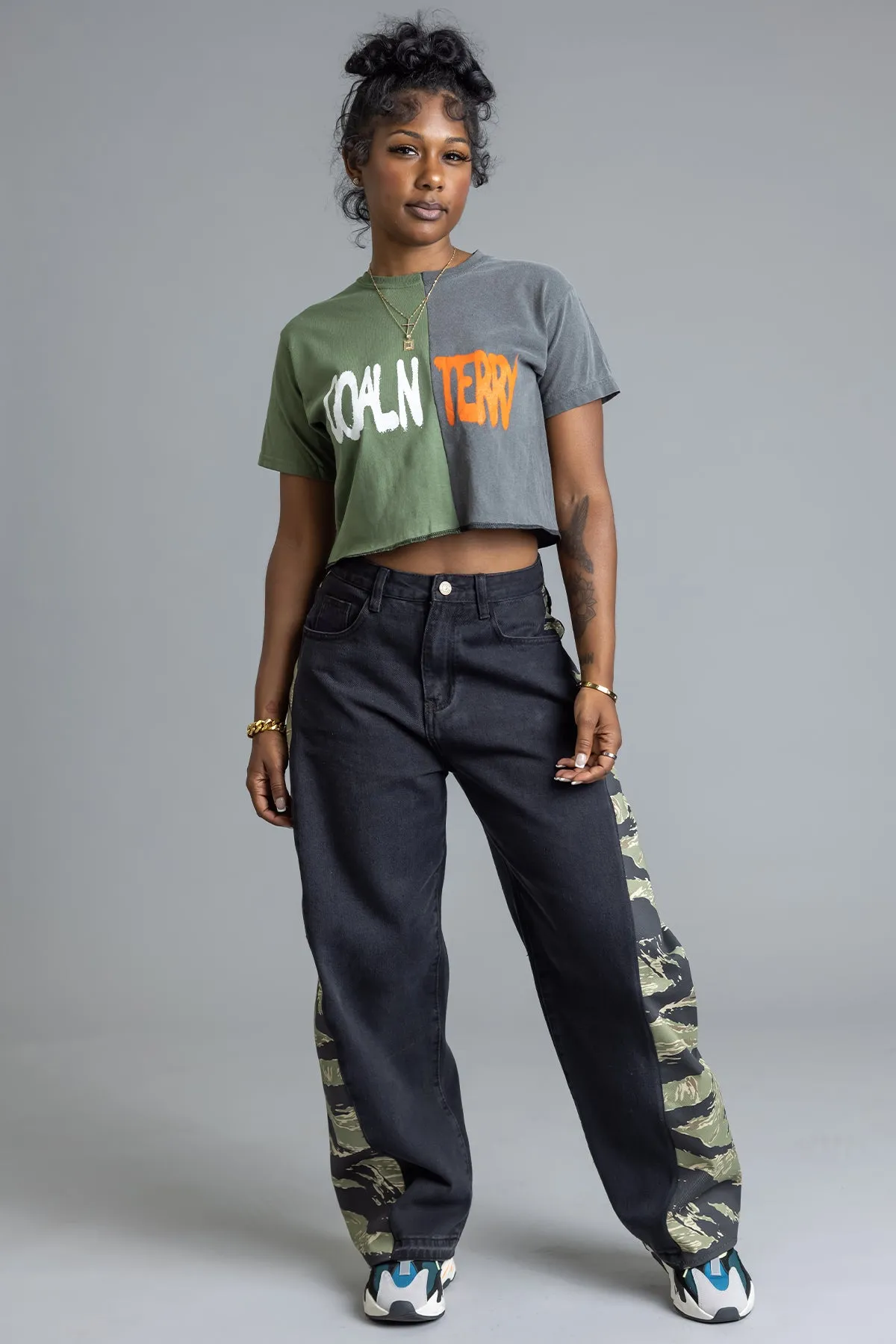 DARK GREY N HEMP TWO-TONE SPRAY CNT CROP TEE